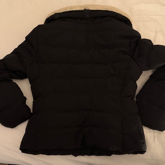 Uniqlo Down Black Puffer Jacket with Fleece Collar - Picture 4 of 4